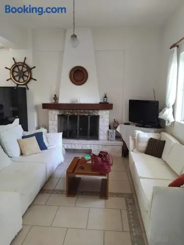 Villa in the center of the Messinian Gulf of Kalamata - Image 1