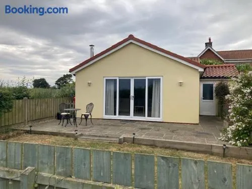 Seaview bungalow - Image 1