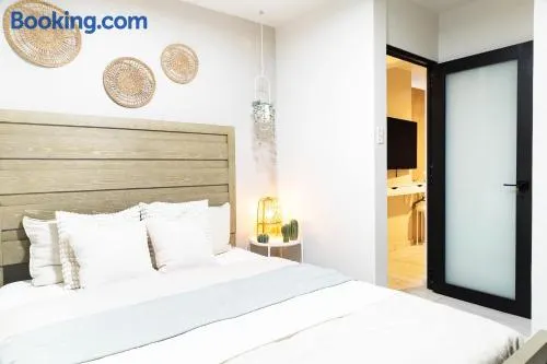 AQUA Villas Del Mar Apt 1 - 2BR Steps to Beach & Walk to Dine, Prime Location! - Image 1
