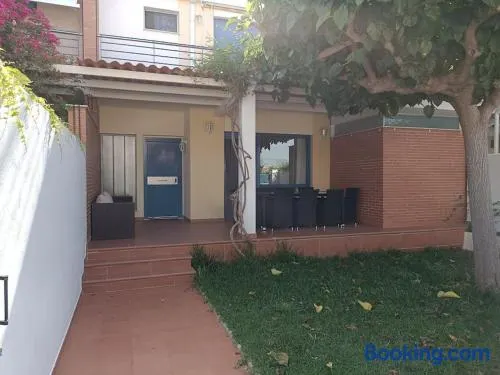 Bonito adosado en zona muy tranquila - Image 1