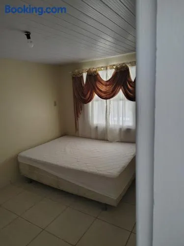 Casa no centro apenas 200m Da praia - Image 1