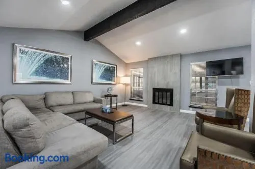 Serene Stays for You & Family Perfect StarVacatio - Image 1