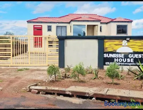 Sunrise Guest house - Image 1