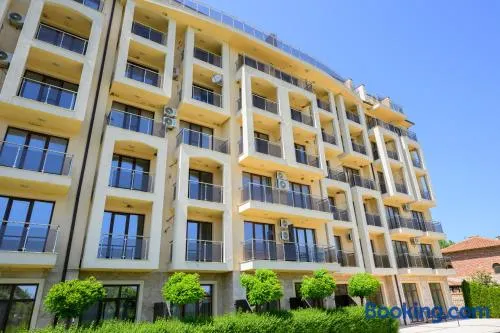 Azur Properties 72 - Image 1