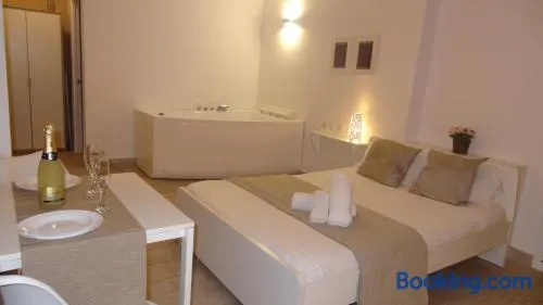 Cozy Rooms - BAÑERA HIDROMASAJE - Image 1