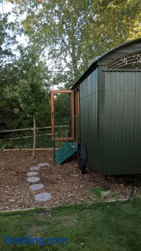 Glamping Malvern shepherd hut - Image 1