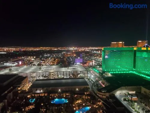 MGM Signature Suites 1BR Corner Penthouse Suite/Balcony 31st Floor - Image 1