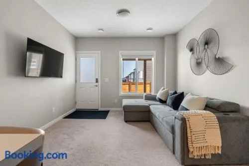 Modern Basement Gem: 2 BR Retreat - Image 1