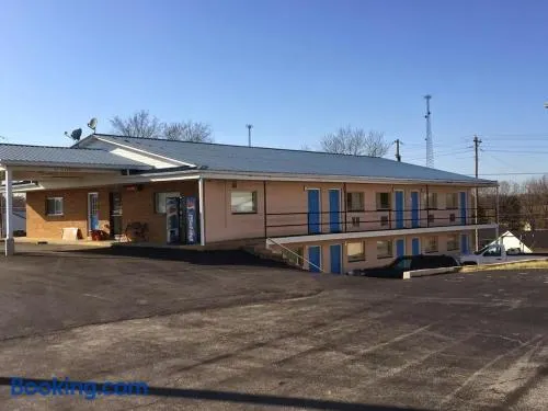 Budget Inn Motel - Image 1