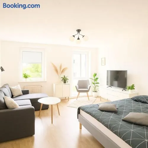 Charmantes Apartment mit Stellplatz WLAN Netflix Nähe Bahnhof - Image 1