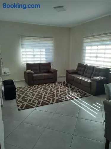Apartamento mobiliado com vista exclusiva da Serra - Image 1