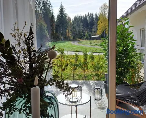 Waldgeflüster 2-Zi-DesignOase mit Terrasse und Tiefgarage im Neubau - Image 1