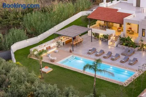 Quiet Villa Aviana,garden, heated pool,BBQ,jacuzzi - Image 1
