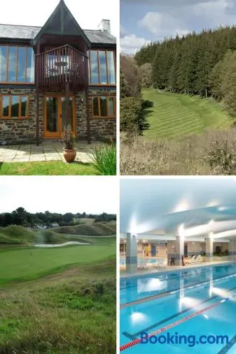 Oakridge St Mellion free golf, spa, pool & gym at nearby St Mellion club - Image 1