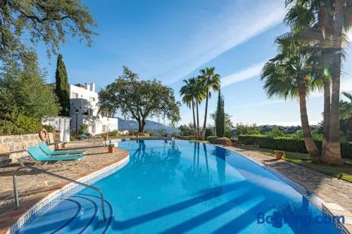 Comfy 2BR 2Bathroom Parking Pool Sea Views Elviria Alta - Image 1
