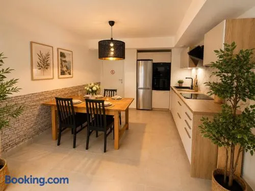 Appartement Cosy 4 personnes avec piscine partager 5 min Centre St Rémy - Image 1