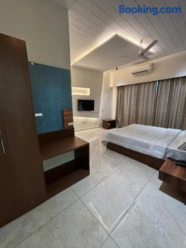 HOTEL ANANTA - Image 1