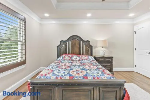 Sweet Home - Private Room in a Shared Home - Image 1