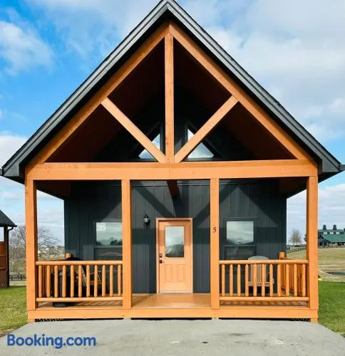 Bourbon Villa at Daynabrook Farm with Hot Tub-5 - Image 1