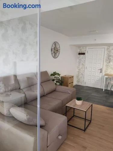 Apartamento pequeño, coqueto y céntrico. - Image 1