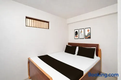 SPOT ON Red Diamond Hotel And Restaurant - Image 1