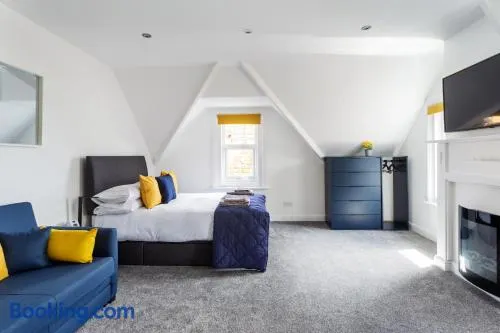 Beach View Luxury Apartment - Image 1