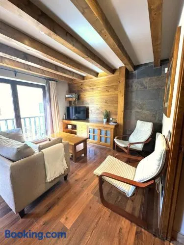 Mountain apartment in the Pyrenees near ski slopes - Image 1