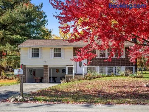 Modern and Accessible 5 Bedroom Home in Cranberry, Pittsburg with Game Room - Image 1