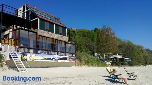 Happy beach - Image 1