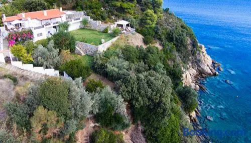 Villa Bienvenue Apartments - Image 1