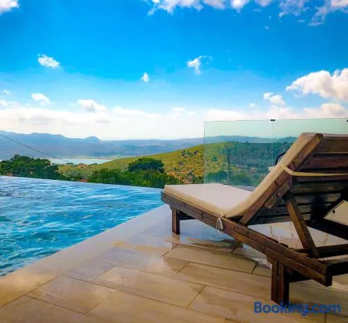 Luxury villa with private infinity pool - Image 1