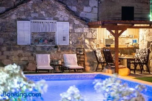 Holiday House near Split with heated pool - Image 1