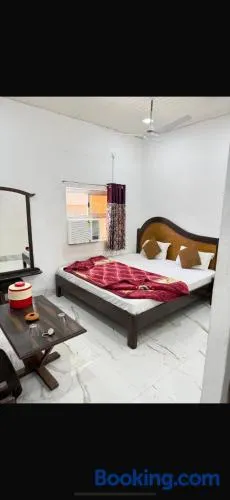 Midland Guest House - Image 1
