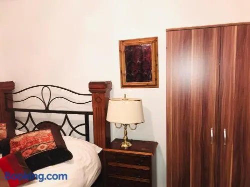 Modern cosy room with private bathroom - Image 1