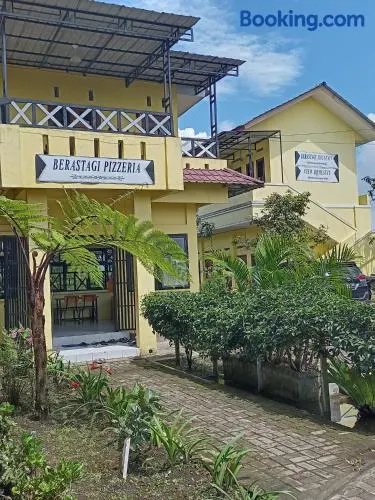 Berastagi Mountain View Homestay & Pizzeria - Image 1
