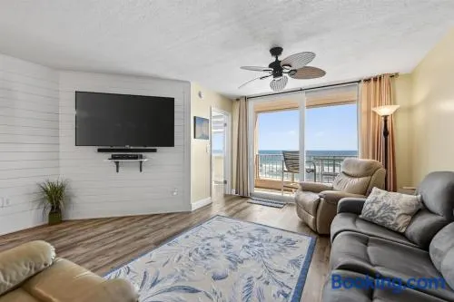 Shoreline Tranquility at Southpoint - Image 1