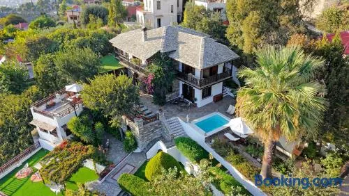 Pelion Luxury Villa Ivy - Image 1