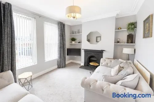 Victorian House - South Belfast Lisburn Road - Northern Ireland Tourist Board Approved - Image 1