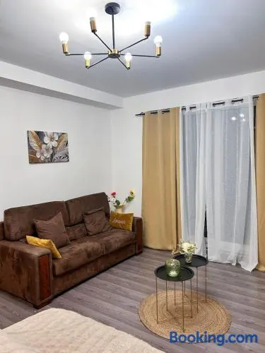 Appartement avec 2 chambres Jardin privé parking gratuit - Image 1