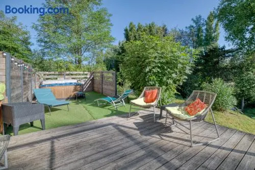 Maison avec piscine et jacuzzi - Image 1