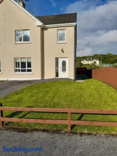 NO 9 The Willows, Ballinamore, Entire home - Image 1