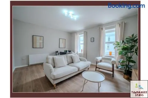 Tandragee Stays - Modern 1 Bed Apartment - Image 1