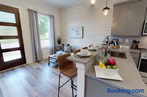 Great Location 1 Bedroom Sleeps 4 - Image 1