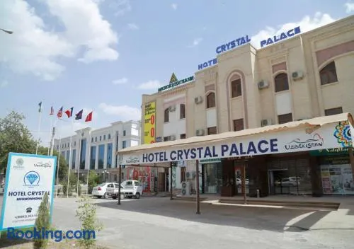 Hotel crystal palace - Image 1