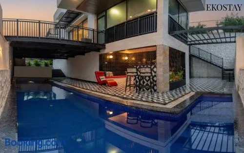EKOSTAY Gold - Gravity Villa - Image 1