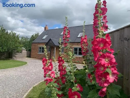 Bramble Cottage - Image 1