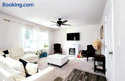 Luxury Beach and Golf Villa in Prime Location - Image 1