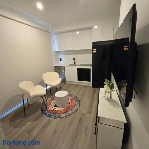 Modern and Chic Home in Fraser Rise - Image 1