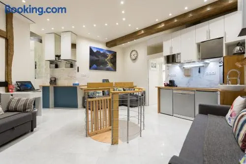 Louvre Luxury Apartment & SPA - Image 1