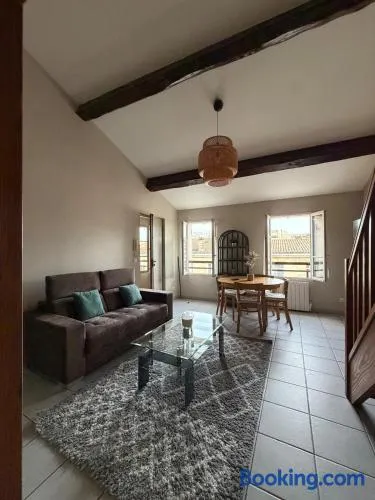 Cozy 1-bedroom apartment 2 minutes from Stalingrad Private parking - Image 1